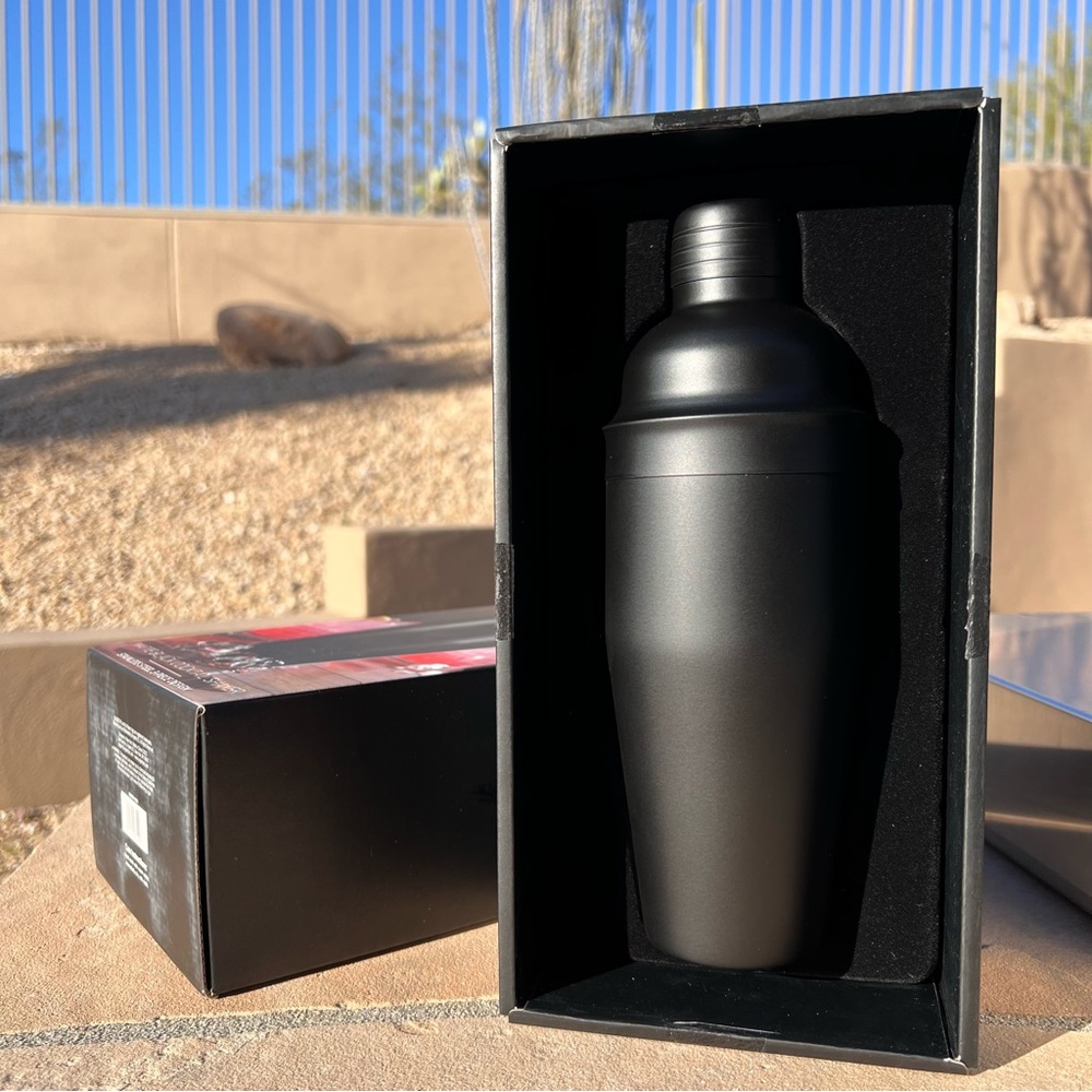⬇️💲BLKSMITH BAREWARE NWOT Cocktail Shaker Size 24oz Matte Black Stainless Steel